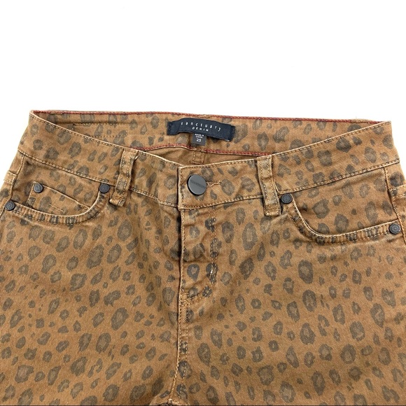 Sanctuary Leopard Print Skinny Jeans - Picture 4 of 7